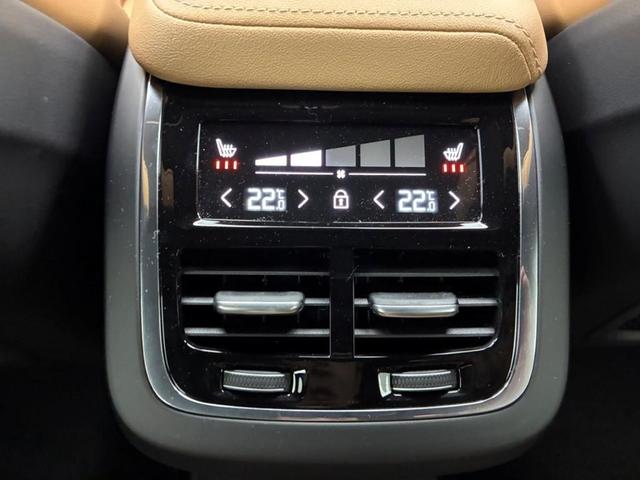 ＸＣ６０ ウルトラ　Ｂ５　ＡＷＤ　Ｇｏｏｇｌｅインフォテイメントシステム　ｈａｒｍａｎ／ｋａｒｄｏｎプレミアムサウンドシステム　アダプティブクルーズコントロール　電動チルトアップ機構付きガラス・サンルーフ（38枚目）