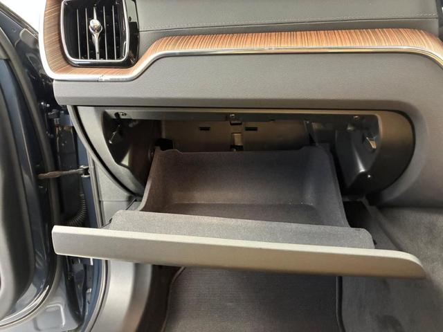 ＸＣ６０ ウルトラ　Ｂ５　ＡＷＤ　Ｇｏｏｇｌｅインフォテイメントシステム　ｈａｒｍａｎ／ｋａｒｄｏｎプレミアムサウンドシステム　アダプティブクルーズコントロール　電動チルトアップ機構付きガラス・サンルーフ（39枚目）