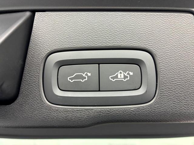 ＸＣ６０ ウルトラ　Ｂ５　ＡＷＤ　Ｇｏｏｇｌｅインフォテイメントシステム　ｈａｒｍａｎ／ｋａｒｄｏｎプレミアムサウンドシステム　アダプティブクルーズコントロール　電動チルトアップ機構付きガラス・サンルーフ（49枚目）