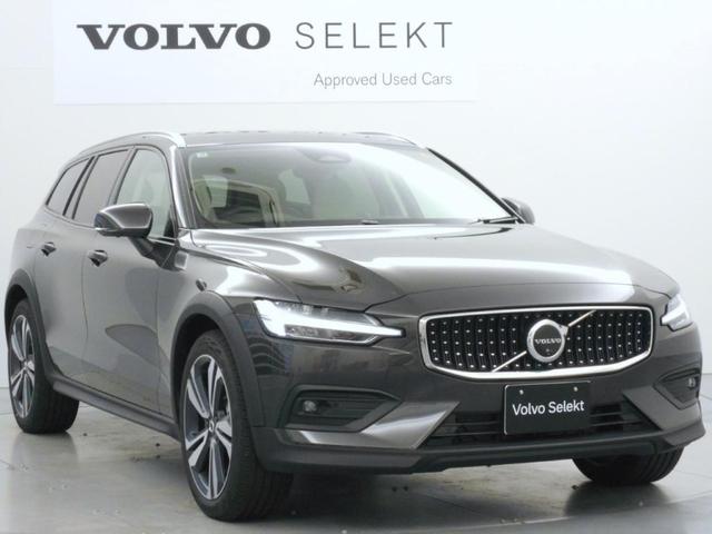 Ｖ６０ クロスカントリー　ウルトラ　Ｂ５　ＡＷＤ　Ｇｏｏｇｌｅインフォテイメントシステム　Ｂｏｗｅｒｓ＆Ｗｉｌｋｉｎｓプレミアムサウンドシステム　アダプティブクルーズコントロール　ワイヤレススマートフォンチャージ　ヘッドアップディスプレイ（9枚目）