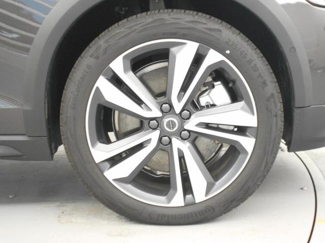 Ｖ６０ クロスカントリー　ウルトラ　Ｂ５　ＡＷＤ　Ｇｏｏｇｌｅインフォテイメントシステム　Ｂｏｗｅｒｓ＆Ｗｉｌｋｉｎｓプレミアムサウンドシステム　アダプティブクルーズコントロール　ワイヤレススマートフォンチャージ　ヘッドアップディスプレイ（11枚目）