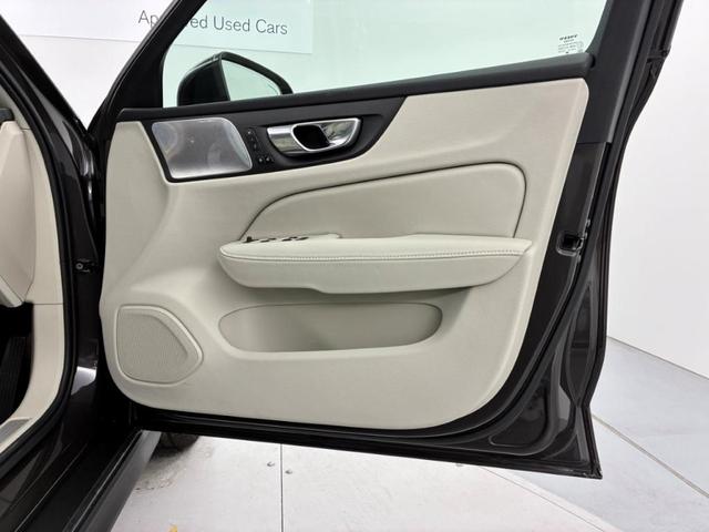 Ｖ６０ クロスカントリー　ウルトラ　Ｂ５　ＡＷＤ　Ｇｏｏｇｌｅインフォテイメントシステム　Ｂｏｗｅｒｓ＆Ｗｉｌｋｉｎｓプレミアムサウンドシステム　アダプティブクルーズコントロール　ワイヤレススマートフォンチャージ　ヘッドアップディスプレイ（21枚目）