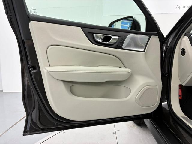 Ｖ６０ クロスカントリー　ウルトラ　Ｂ５　ＡＷＤ　Ｇｏｏｇｌｅインフォテイメントシステム　Ｂｏｗｅｒｓ＆Ｗｉｌｋｉｎｓプレミアムサウンドシステム　アダプティブクルーズコントロール　ワイヤレススマートフォンチャージ　ヘッドアップディスプレイ（23枚目）