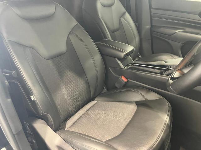 ハーフレザーシートです。