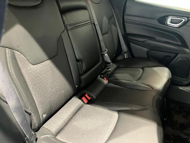 後部座席です。