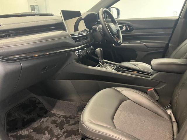 助手席周りです。