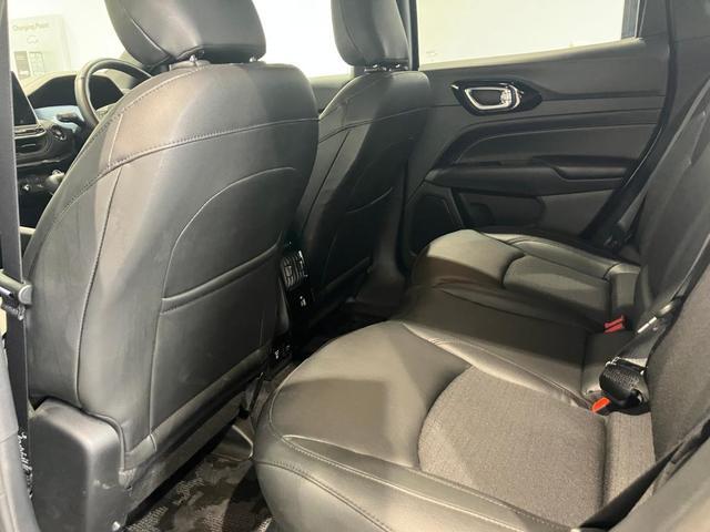 助手席背面です。