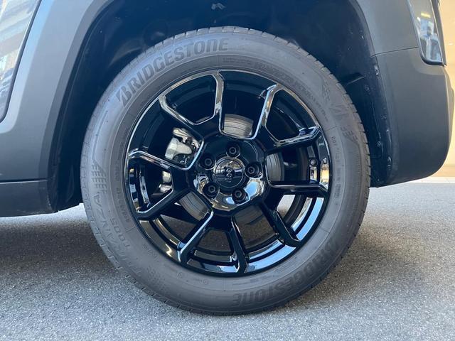 ジープ・レネゲード リミテッド　認定中古車保証　整備付　レザーシート　シートヒーター　純正ナビ　バックカメラ　アダプティブクルーズコントロール　ＥＴＣ（15枚目）