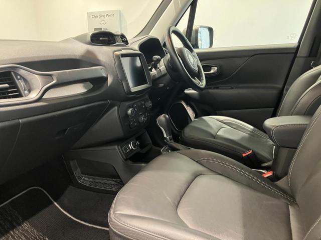 ジープ・レネゲード リミテッド　認定中古車保証　整備付　レザーシート　シートヒーター　純正ナビ　バックカメラ　アダプティブクルーズコントロール　ＥＴＣ（24枚目）