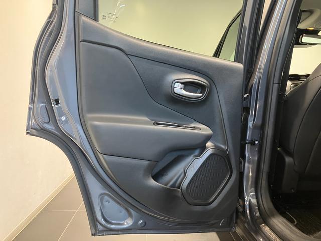 ジープ・レネゲード リミテッド　認定中古車保証　整備付　レザーシート　シートヒーター　純正ナビ　バックカメラ　アダプティブクルーズコントロール　ＥＴＣ（29枚目）