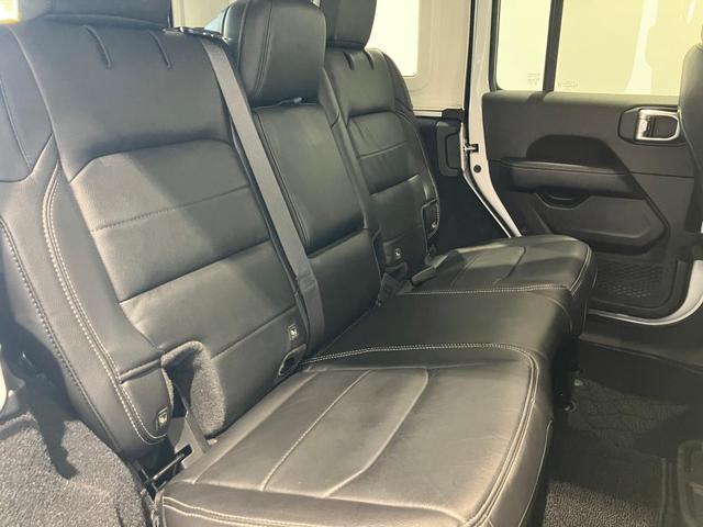 ジープ・ラングラーアンリミテッド サハラ 新車保証継承 整備付 純正ナビ バックカメラ レザーシート シートヒーター アダプティブクルーズコントロール ETC(23枚目)