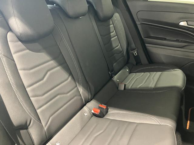 ジープ・アベンジャー ローンチエディション 新車保証継承 ACC 純正18インチAW LEDヘッドライト バックカメラ AppleCarPlay AndroidoAuto(23枚目)