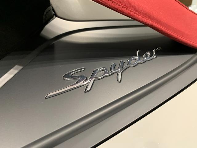 ７１８スパイダー ７１８スパイダー　ポルシェセラミックコンポジットブレーキ　インテリアパッケージスパイダークラシック　２０インチ７１８Ｓｐｙｄｅｒホイールサテンブラック塗装仕上げ　ＬＥＤヘッドライト　ＰＤＬＳＰｌｕｓ（20枚目）