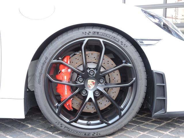 ７１８スパイダー ７１８スパイダー　ＰＤＫ　Ｓｐｙｄｅｒクラシックインテリア　シートヒーター　２ゾーンオートエアコン　ヒーター付きステアリングホイール　フロアマット　助手席ラゲッジネット　スモーカー　パッケージ　電動可倒式ドアミラー（11枚目）