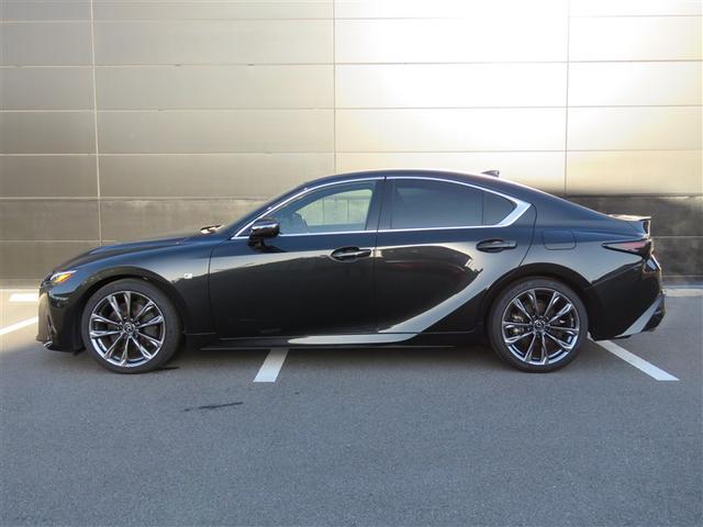 ＩＳ ＩＳ３００　Ｆスポーツ　後席サイドエアバッグ　衝突被害軽減ブレーキ　ペダル踏み間違い時加速抑制装置　ドライブレコーダー前後タイプ　地デジＴＶ（フルセグ）　ＬＥＤヘッドランプ　パワーシート（3枚目）