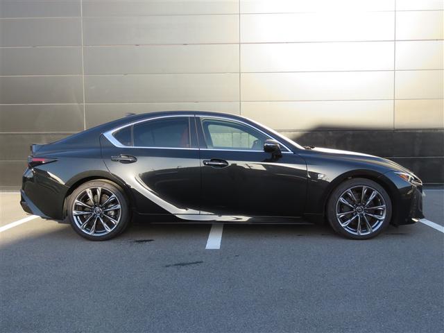 ＩＳ ＩＳ３００　Ｆスポーツ　後席サイドエアバッグ　衝突被害軽減ブレーキ　ペダル踏み間違い時加速抑制装置　ドライブレコーダー前後タイプ　地デジＴＶ（フルセグ）　ＬＥＤヘッドランプ　パワーシート（4枚目）