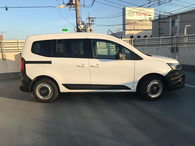 カングー クレアティフ ディーゼルモデル ワンオーナー/ETC/ドライブレコーダー付き(4枚目)