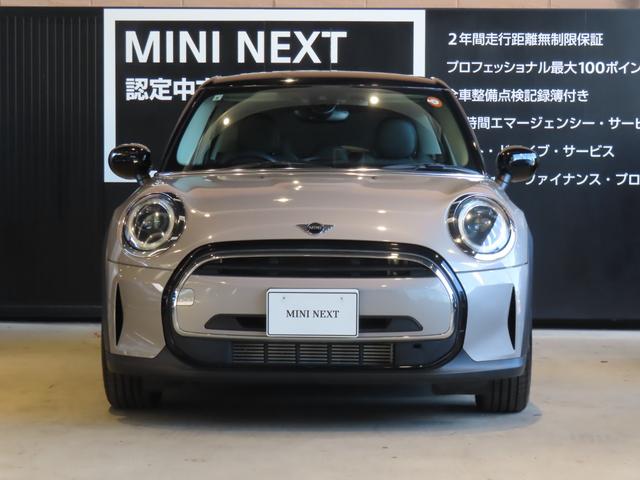 ＭＩＮＩ クーパーＤ　クラシック・トリム　認定中古車／純正ナビ／純正バックカメラ／Ｂｌｕｅｔｏｏｔｈ／ユニオンジャックテールライト／アンビエントライト／ブラックルーフ／２トーンカラー（9枚目）