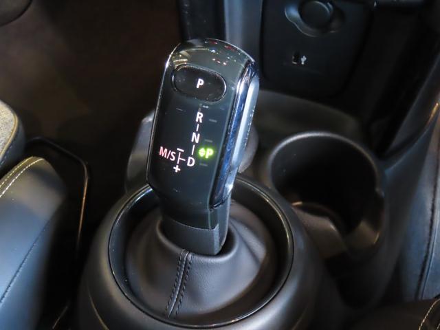 ＭＩＮＩ クーパーＤ　クラシック・トリム　認定中古車／純正ナビ／純正バックカメラ／Ｂｌｕｅｔｏｏｔｈ／ユニオンジャックテールライト／アンビエントライト／ブラックルーフ／２トーンカラー（39枚目）