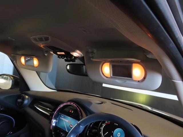 ＭＩＮＩ クーパーＤ　クラシック・トリム　認定中古車／純正ナビ／純正バックカメラ／Ｂｌｕｅｔｏｏｔｈ／ユニオンジャックテールライト／アンビエントライト／ブラックルーフ／２トーンカラー（45枚目）