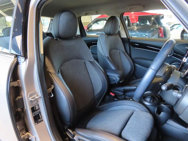 ＭＩＮＩ クーパーＤ　クラシック・トリム　認定中古車／純正ナビ／純正バックカメラ／Ｂｌｕｅｔｏｏｔｈ／ユニオンジャックテールライト／アンビエントライト／ブラックルーフ／２トーンカラー（52枚目）