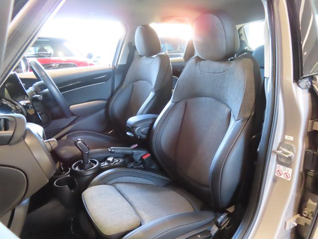 ＭＩＮＩ クーパーＤ　クラシック・トリム　認定中古車／純正ナビ／純正バックカメラ／Ｂｌｕｅｔｏｏｔｈ／ユニオンジャックテールライト／アンビエントライト／ブラックルーフ／２トーンカラー（58枚目）