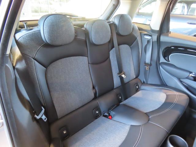 ＭＩＮＩ クーパーＤ　クラシック・トリム　認定中古車／純正ナビ／純正バックカメラ／Ｂｌｕｅｔｏｏｔｈ／ユニオンジャックテールライト／アンビエントライト／ブラックルーフ／２トーンカラー（65枚目）