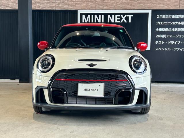 MINI ジョンクーパーワークス ジョンクーパーワークストリム アップルカープレイ搭載・Bluetooth接続・純正バックカメラ・ユニオンジャックテールランプ・レッドルーフ・認定中古車・コンフォートアクセス・AUTOライト・AUTOワイパー(10枚目)