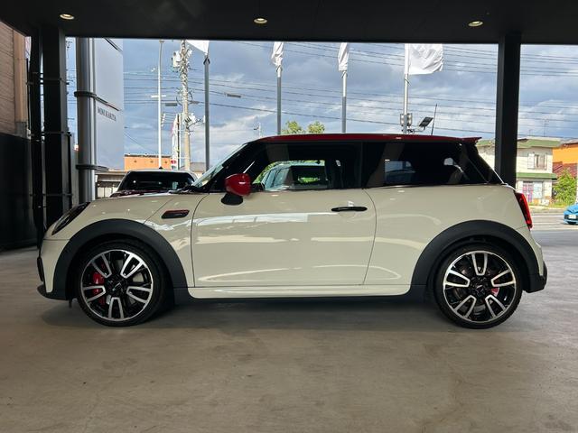 MINI ジョンクーパーワークス ジョンクーパーワークストリム アップルカープレイ搭載・Bluetooth接続・純正バックカメラ・ユニオンジャックテールランプ・レッドルーフ・認定中古車・コンフォートアクセス・AUTOライト・AUTOワイパー(16枚目)