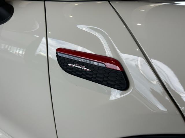 MINI ジョンクーパーワークス ジョンクーパーワークストリム アップルカープレイ搭載・Bluetooth接続・純正バックカメラ・ユニオンジャックテールランプ・レッドルーフ・認定中古車・コンフォートアクセス・AUTOライト・AUTOワイパー(19枚目)