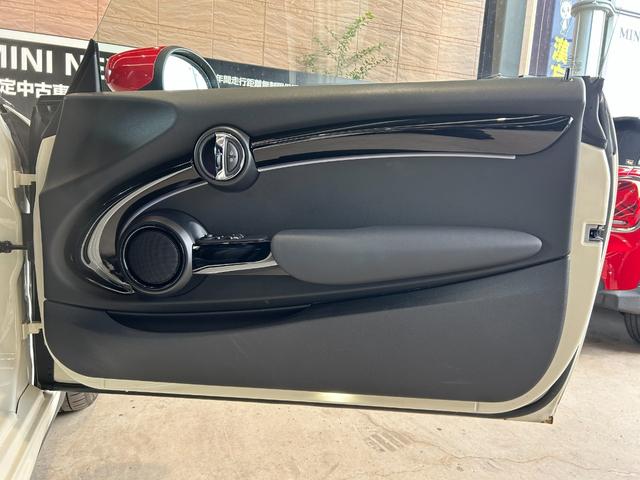 MINI ジョンクーパーワークス ジョンクーパーワークストリム アップルカープレイ搭載・Bluetooth接続・純正バックカメラ・ユニオンジャックテールランプ・レッドルーフ・認定中古車・コンフォートアクセス・AUTOライト・AUTOワイパー(28枚目)
