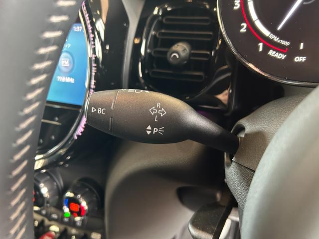 MINI ジョンクーパーワークス ジョンクーパーワークストリム アップルカープレイ搭載・Bluetooth接続・純正バックカメラ・ユニオンジャックテールランプ・レッドルーフ・認定中古車・コンフォートアクセス・AUTOライト・AUTOワイパー(34枚目)