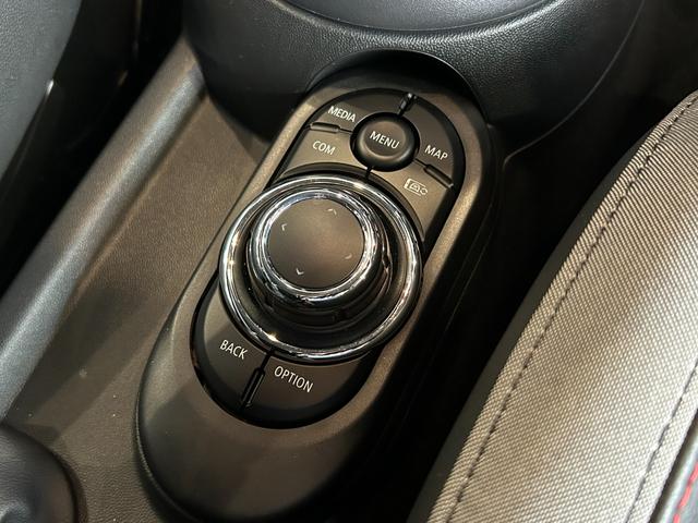MINI ジョンクーパーワークス ジョンクーパーワークストリム アップルカープレイ搭載・Bluetooth接続・純正バックカメラ・ユニオンジャックテールランプ・レッドルーフ・認定中古車・コンフォートアクセス・AUTOライト・AUTOワイパー(42枚目)