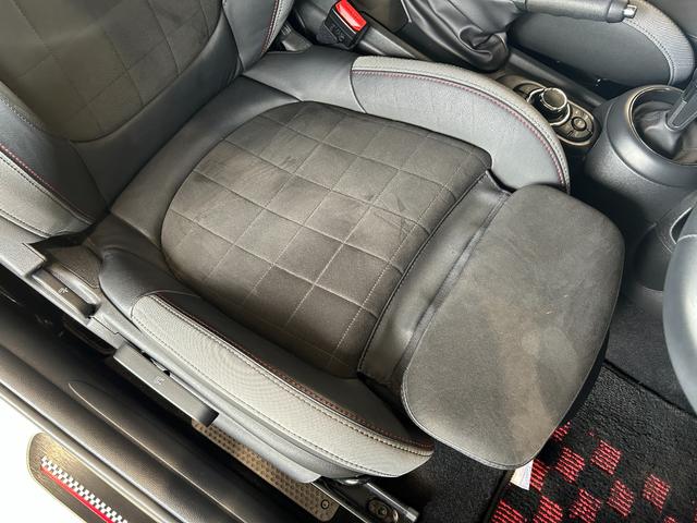 MINI ジョンクーパーワークス ジョンクーパーワークストリム アップルカープレイ搭載・Bluetooth接続・純正バックカメラ・ユニオンジャックテールランプ・レッドルーフ・認定中古車・コンフォートアクセス・AUTOライト・AUTOワイパー(50枚目)