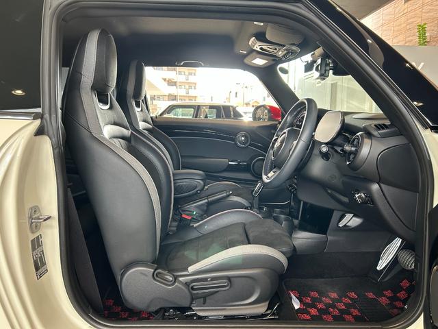 MINI ジョンクーパーワークス ジョンクーパーワークストリム アップルカープレイ搭載・Bluetooth接続・純正バックカメラ・ユニオンジャックテールランプ・レッドルーフ・認定中古車・コンフォートアクセス・AUTOライト・AUTOワイパー(51枚目)