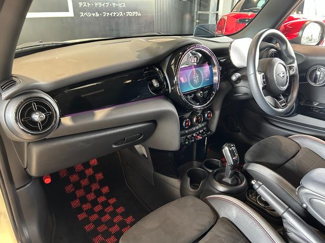 MINI ジョンクーパーワークス ジョンクーパーワークストリム アップルカープレイ搭載・Bluetooth接続・純正バックカメラ・ユニオンジャックテールランプ・レッドルーフ・認定中古車・コンフォートアクセス・AUTOライト・AUTOワイパー(56枚目)