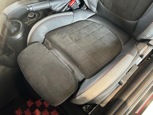 MINI ジョンクーパーワークス ジョンクーパーワークストリム アップルカープレイ搭載・Bluetooth接続・純正バックカメラ・ユニオンジャックテールランプ・レッドルーフ・認定中古車・コンフォートアクセス・AUTOライト・AUTOワイパー(59枚目)