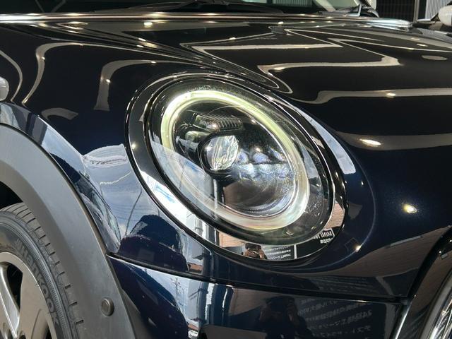 ＭＩＮＩ クーパー　ファーストパッケージ　クラシック・トリム　認定中古車／純正バックカメラ／アンビエントライト／ユニオンジャックテールライト／ＬＥＤオートヘッドライト／Ｂｌｕｅｔｏｏｔｈ／ＡｐｐｌｅＣａｒＰｌａｙ／ＥＴＣ／ホワイトルーフ（16枚目）