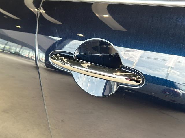 ＭＩＮＩ クーパー　ファーストパッケージ　クラシック・トリム　認定中古車／純正バックカメラ／アンビエントライト／ユニオンジャックテールライト／ＬＥＤオートヘッドライト／Ｂｌｕｅｔｏｏｔｈ／ＡｐｐｌｅＣａｒＰｌａｙ／ＥＴＣ／ホワイトルーフ（20枚目）