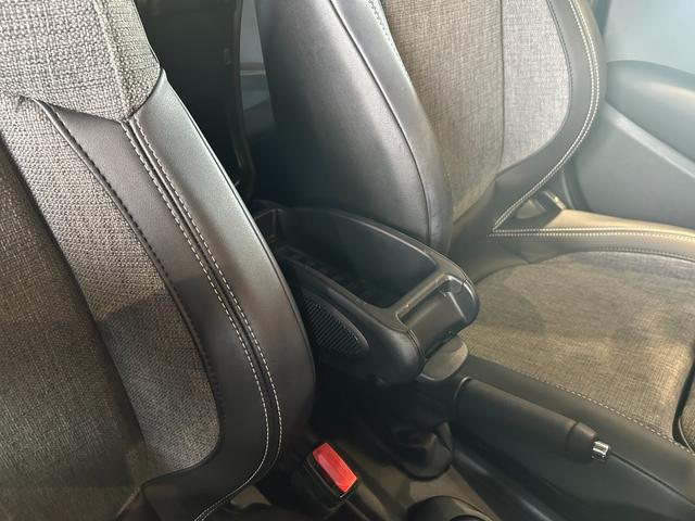 ＭＩＮＩ クーパー　ファーストパッケージ　クラシック・トリム　認定中古車／純正バックカメラ／アンビエントライト／ユニオンジャックテールライト／ＬＥＤオートヘッドライト／Ｂｌｕｅｔｏｏｔｈ／ＡｐｐｌｅＣａｒＰｌａｙ／ＥＴＣ／ホワイトルーフ（42枚目）