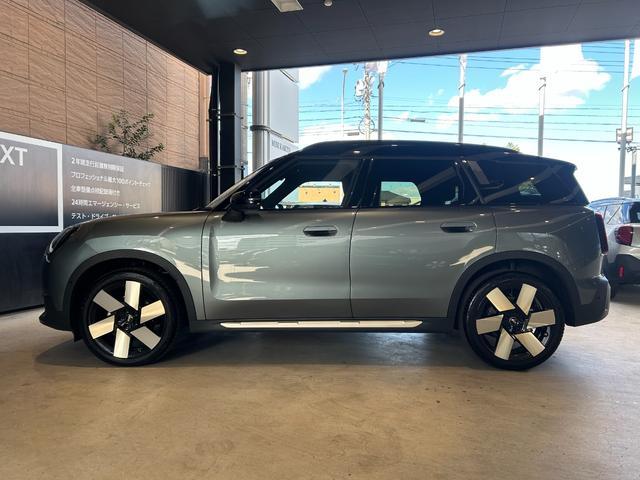 ＭＩＮＩ カントリーマンＳオール４　フェイバリット・トリム　認定中古車／Ｎｅｗモデル／ＡｏｏｌｅＣａｒＰｌａｙ／ＡｎｄｒｏｉｄＡｕｔｏ／Ｂｌｕｅｔｏｏｔｈ／電動シート／アンビエントライト／純正バックカメラ／シートヒーター／ヘッドアップディスプレイ（15枚目）