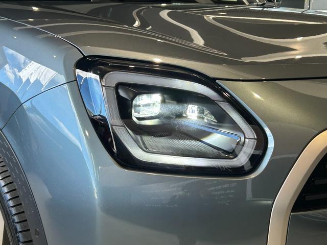 ＭＩＮＩ カントリーマンＳオール４　フェイバリット・トリム　認定中古車／Ｎｅｗモデル／ＡｏｏｌｅＣａｒＰｌａｙ／ＡｎｄｒｏｉｄＡｕｔｏ／Ｂｌｕｅｔｏｏｔｈ／電動シート／アンビエントライト／純正バックカメラ／シートヒーター／ヘッドアップディスプレイ（16枚目）