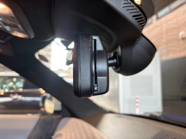 MINI クーパーSE フェイバリット・トリム 認定中古車/元試乗車/Newモデル/電気自動車/Bluetooth/AppleCarPlay/AndroidAuto/シートヒーター/全周囲カメラ/アンビエントライト/衝突軽減ブレーキ(42枚目)