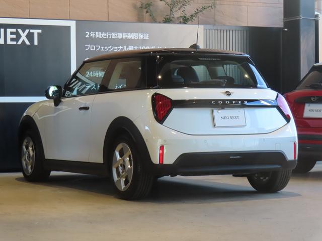 MINI クーパーC クラシック・トリム 認定中古車/純正ナビ/AppleCarPlay/AndroidAuto/LEDライト/純正バックカメラ/ETC2.0/純正ナビゲーションシステム/前後センサー/アダプティブクルーズコントロール(14枚目)