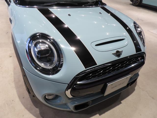ＭＩＮＩ アイスブルーブラックエディション　認定中古車／大人気アイスブルーエディション／ＭＴ車両／貴重車両／純正バックカメラ／ボンネットストライプ／アンビエントライト／Ｂｌｕｅｔｏｏｔｈ／純正ナビ／アクティブクルーズコントロール装備（15枚目）