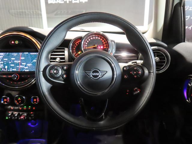 ＭＩＮＩ アイスブルーブラックエディション　認定中古車／大人気アイスブルーエディション／ＭＴ車両／貴重車両／純正バックカメラ／ボンネットストライプ／アンビエントライト／Ｂｌｕｅｔｏｏｔｈ／純正ナビ／アクティブクルーズコントロール装備（30枚目）