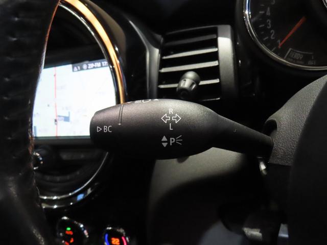 ＭＩＮＩ アイスブルーブラックエディション　認定中古車／大人気アイスブルーエディション／ＭＴ車両／貴重車両／純正バックカメラ／ボンネットストライプ／アンビエントライト／Ｂｌｕｅｔｏｏｔｈ／純正ナビ／アクティブクルーズコントロール装備（33枚目）