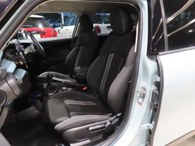 ＭＩＮＩ アイスブルーブラックエディション　認定中古車／大人気アイスブルーエディション／ＭＴ車両／貴重車両／純正バックカメラ／ボンネットストライプ／アンビエントライト／Ｂｌｕｅｔｏｏｔｈ／純正ナビ／アクティブクルーズコントロール装備（57枚目）