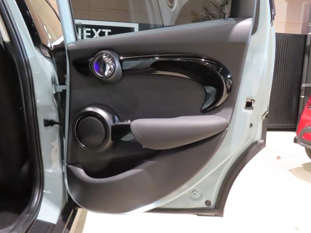 ＭＩＮＩ アイスブルーブラックエディション　認定中古車／大人気アイスブルーエディション／ＭＴ車両／貴重車両／純正バックカメラ／ボンネットストライプ／アンビエントライト／Ｂｌｕｅｔｏｏｔｈ／純正ナビ／アクティブクルーズコントロール装備（65枚目）