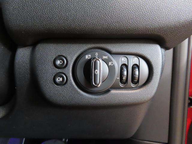 ＭＩＮＩ クーパーＤ　クラブマン　認定中古車／アダプティブクルーズコントロール／衝突軽減ブレーキ／純正ナビゲーション／純正バックカメラ／ＥＴＣ付／ＬＥＤヘッドライト／ＡＵＴＯライト／ＡＵＴＯワイパー／コンフォートアクセス（53枚目）